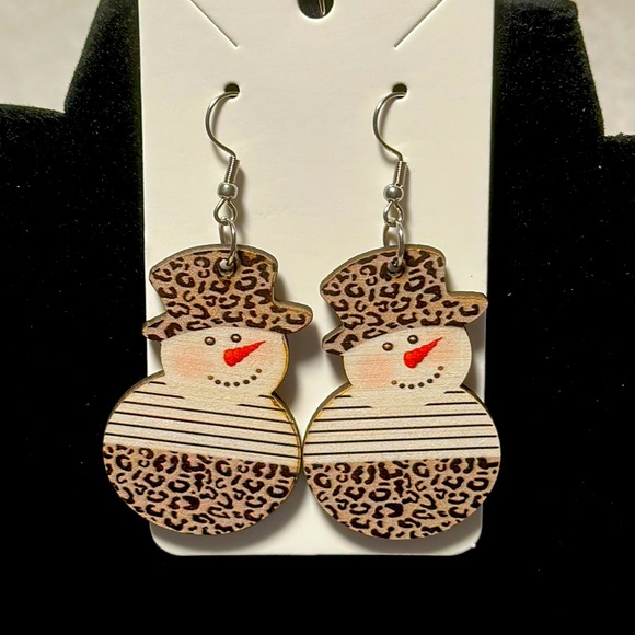 Cheetah Print Snowman Earrings…So Cute, NEW - Picture 1 of 5